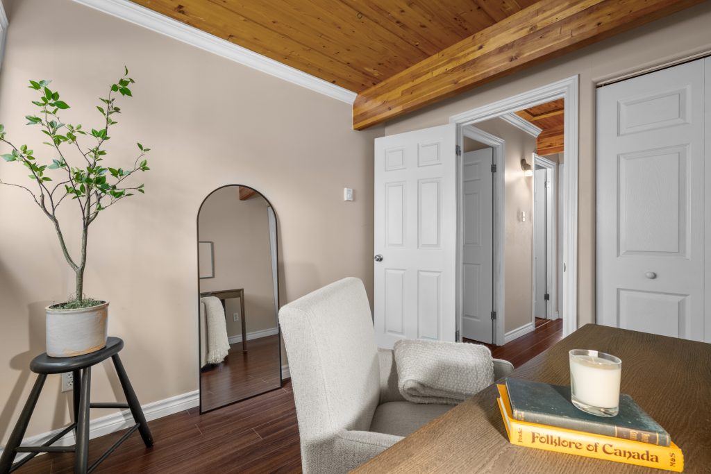 135 Ridge Valley Road Office