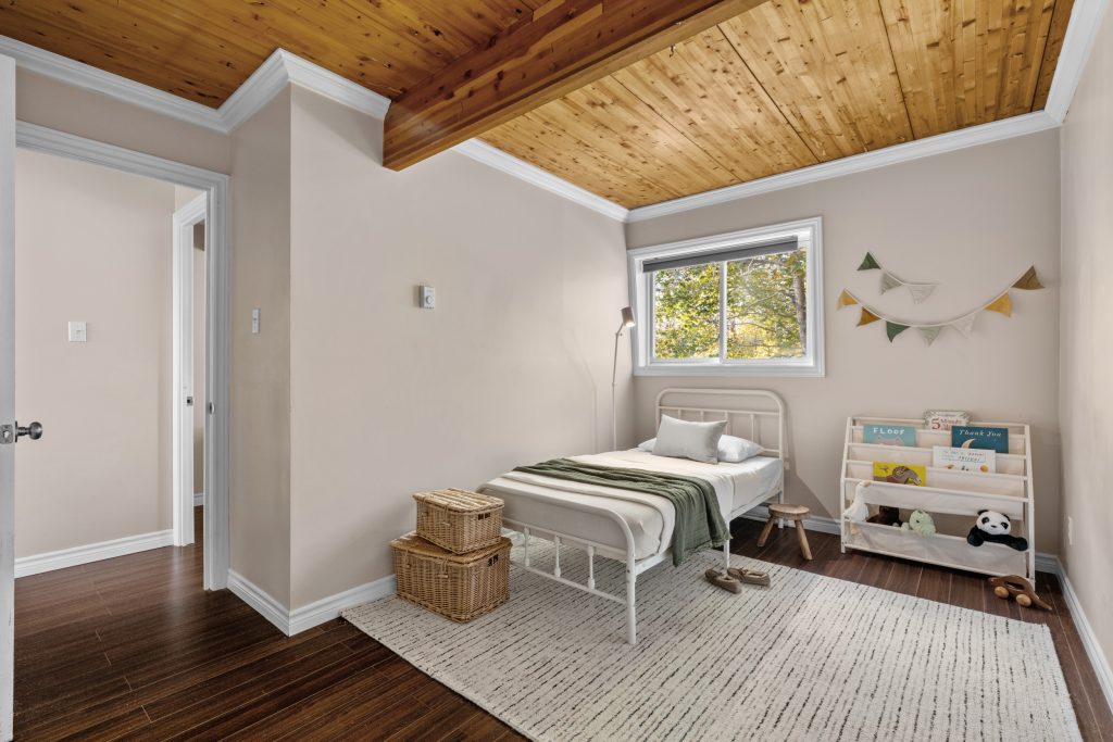 135 Ridge Valley Road Children's Bedroom